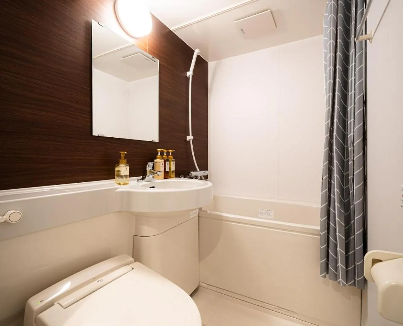אוסקה R Hotel Namba South