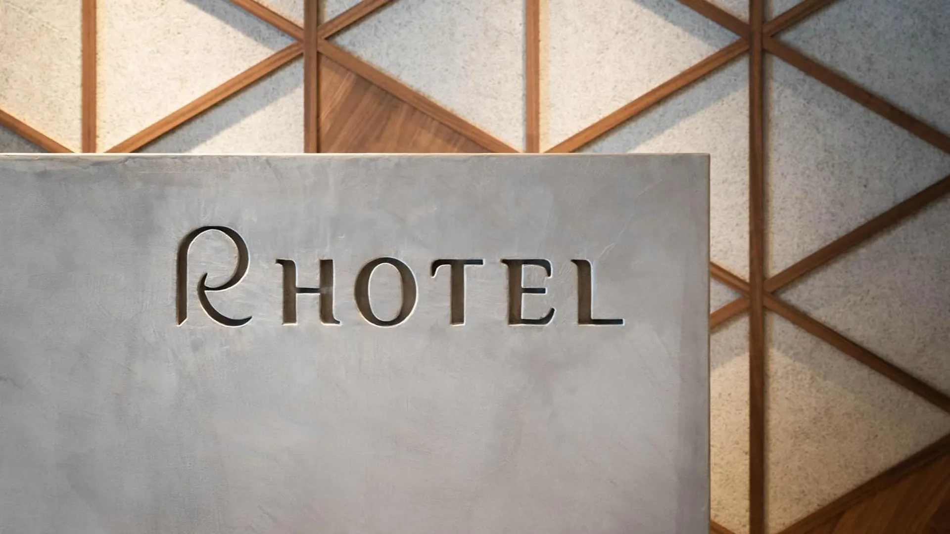אוסקה R Hotel Namba South 3*,